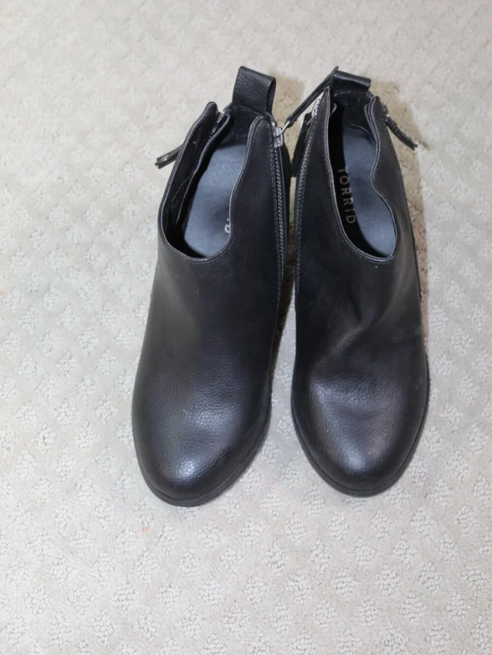Torrid Women's Size 9WW Black Faux Leather Ankle Bootie Side Zip Round Toe
